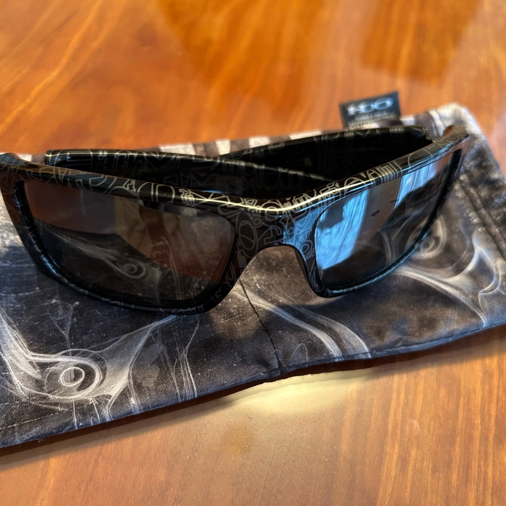 Oakley Fuel Cell Sunglasses 😎 - Picture 2 of 6